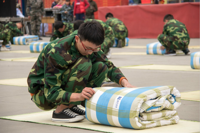 軍訓(xùn)會(huì)操表演，青春與奮進(jìn)的完美結(jié)合！